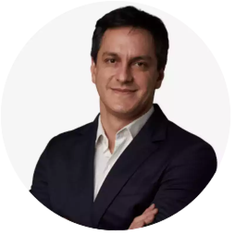 jose_simao_vp_financeiro_e_de_relacionamento_com_investidores_da_aes_brasil-removebg-preview.png